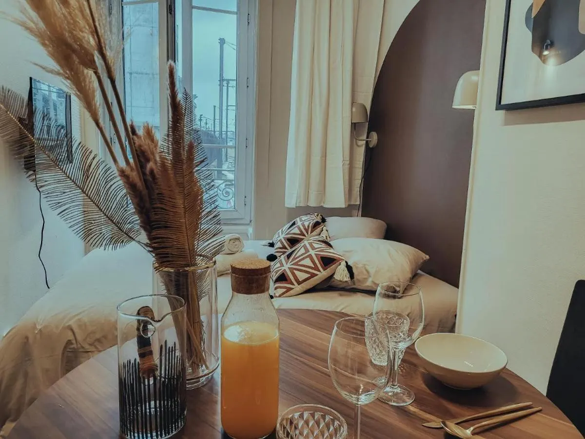 Suite Abysse Lyon 0*,  France